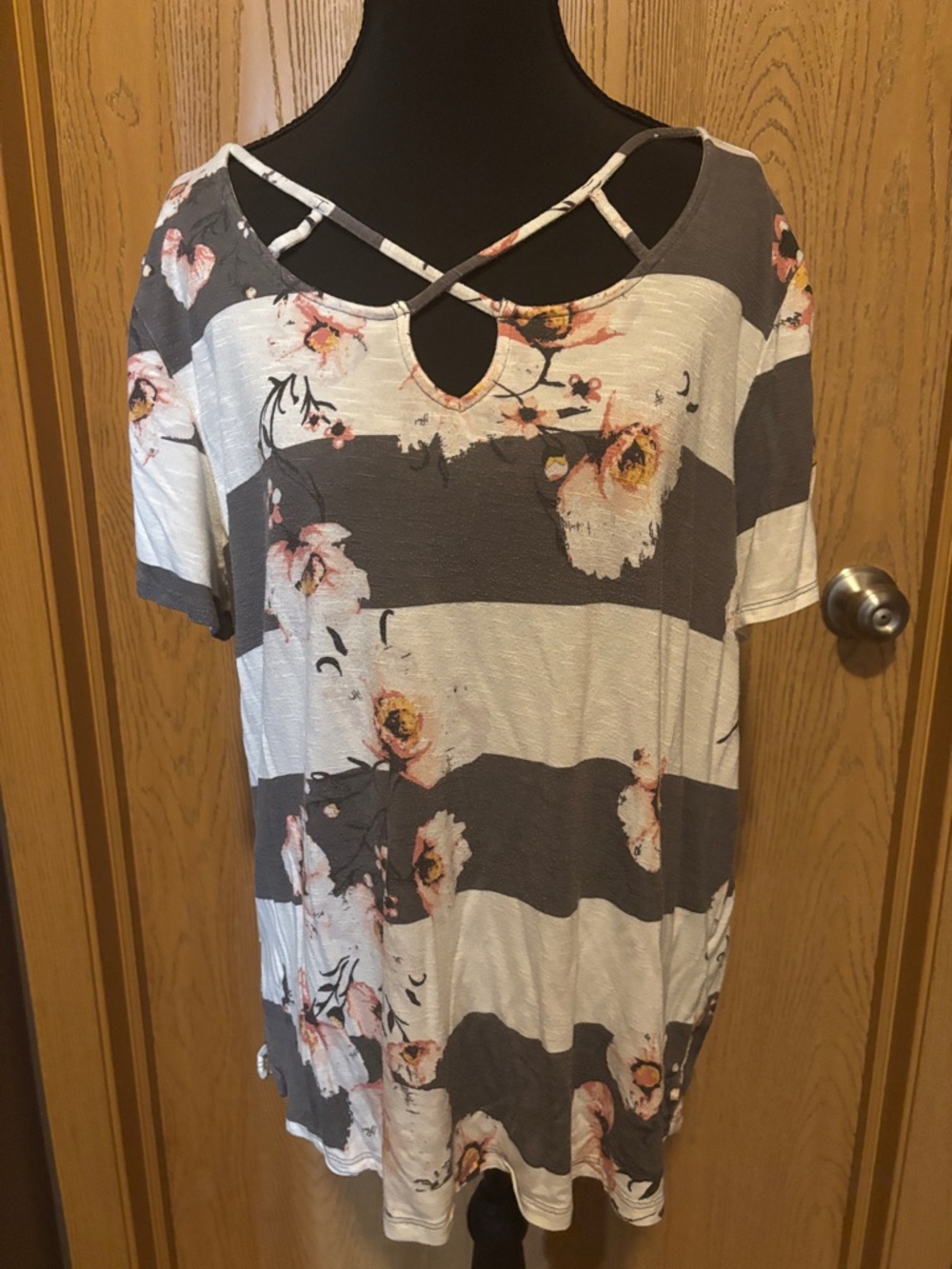 Maurices Gray & White Striped Floral Keyhole Tunic